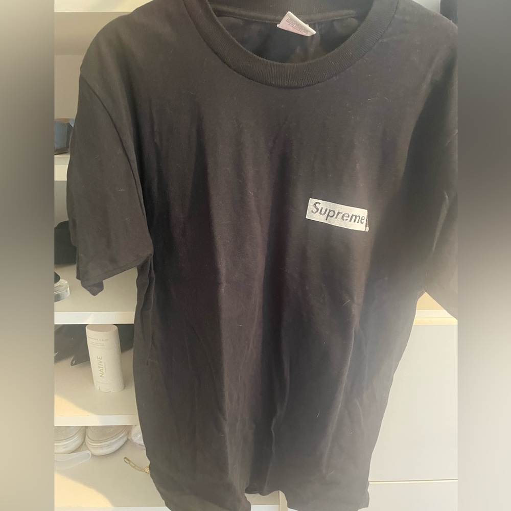 SUPREME SPIRAL TEE NWOT FEBRUARY 2021 size medium